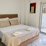 Le Galet Blanc Sarandë