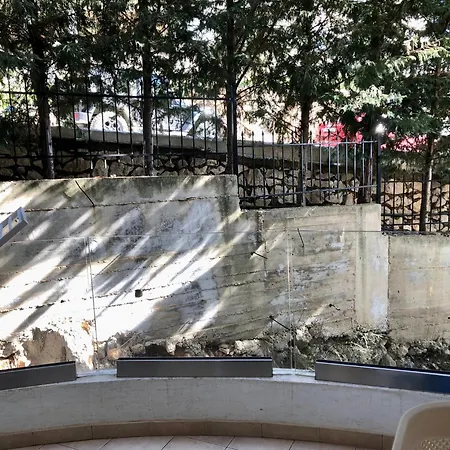 Le Galet Blanc * Sarande