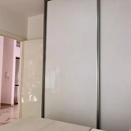 Le Galet Blanc Apartment Sarande