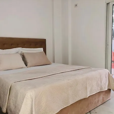 Le Galet Blanc Sarandë