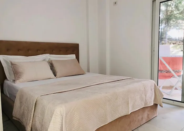 Le Galet Blanc Sarandë